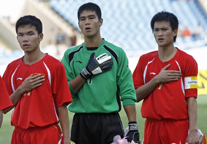 Công Vinh trong trận đấu loại Olympic Bắc Kinh gặp Oman tháng 4/2007.